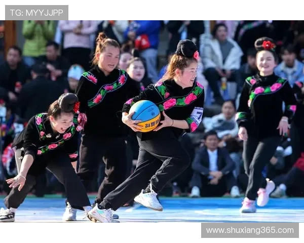 黄东萍大笑迎欢呼赛场瞬间定格